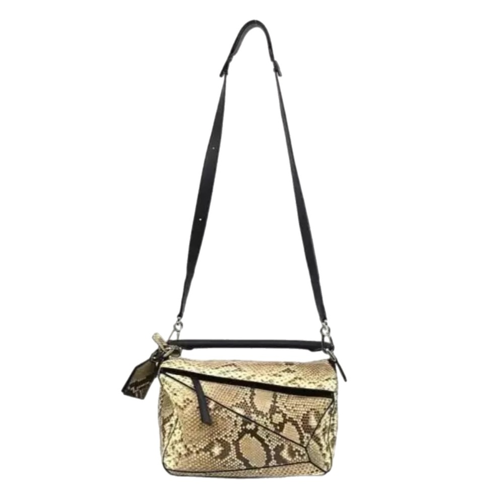 Loewe puzzle bag. Price 100% firm